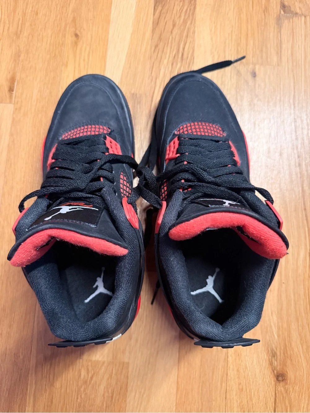 Jordan 4 retro  Red Thunder Men’s size 10
